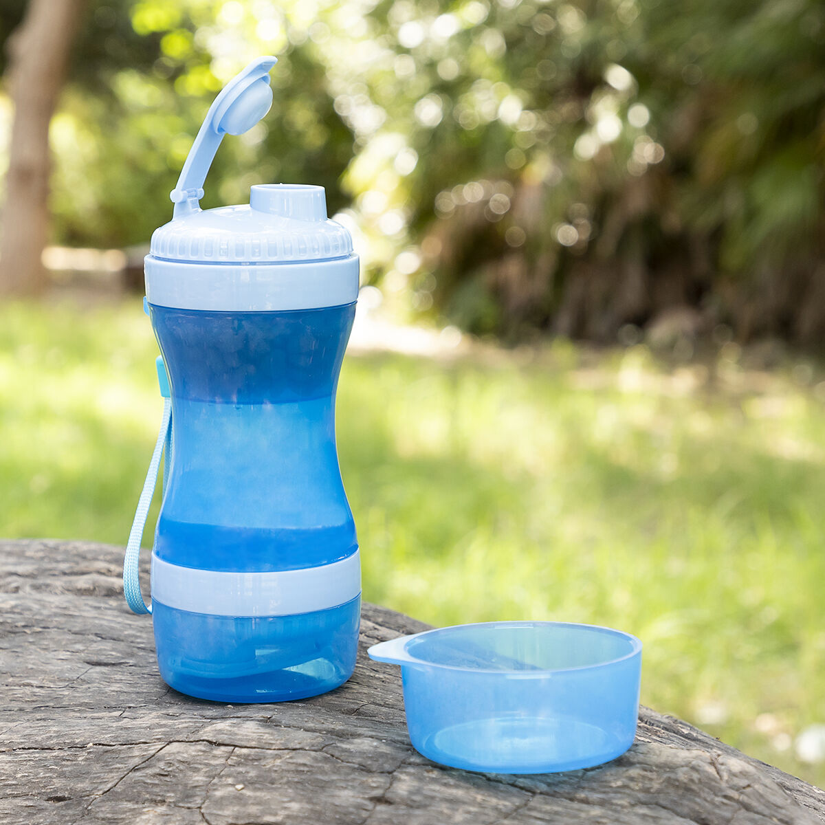 2-in-1 Drinking and Feeding Bottle for Pets