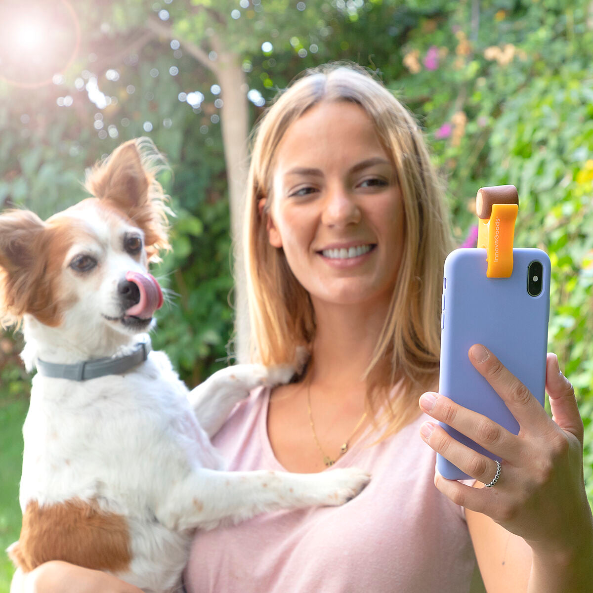 Pet selfie clip for treats 